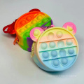 Design Decompression Blase Push Fidget Sensorisches Spielzeug Pop -Spiel -Spielzeug Regenbogen Silikonschlüsselkettenbeutel Gehäuse